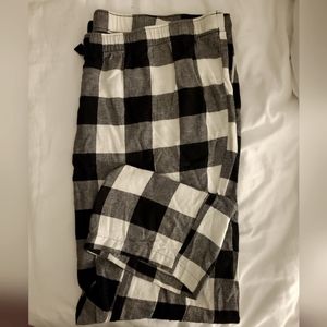 Old Navy Women's Christmas Flannel Pajama Bottoms, black Buffalo plaid, Size XXL